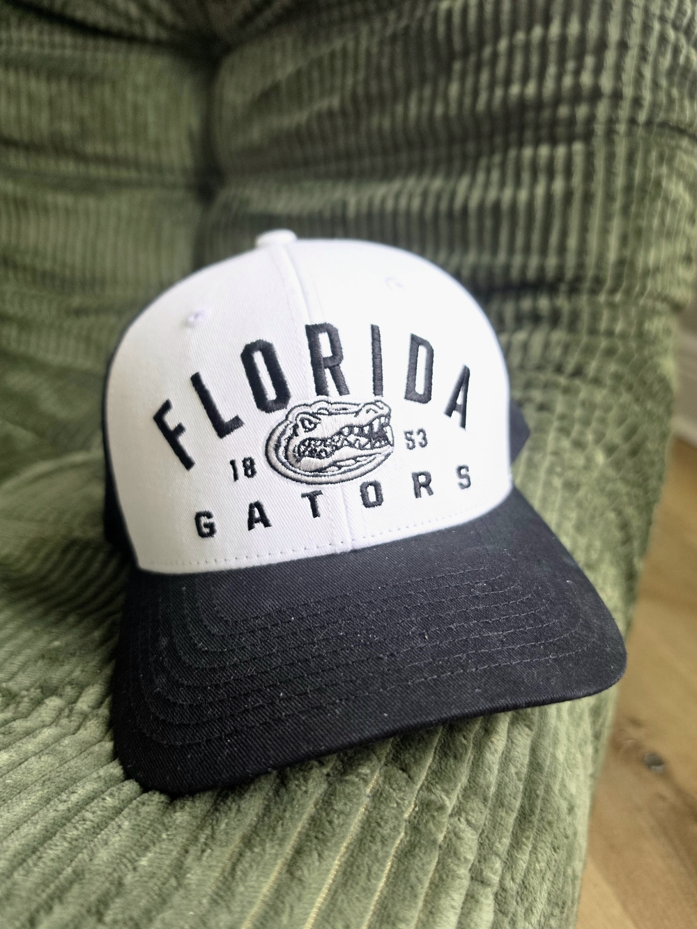 Florida Gators Two-Tone Black & White Cap - Collegiate Reptile Fan Hat